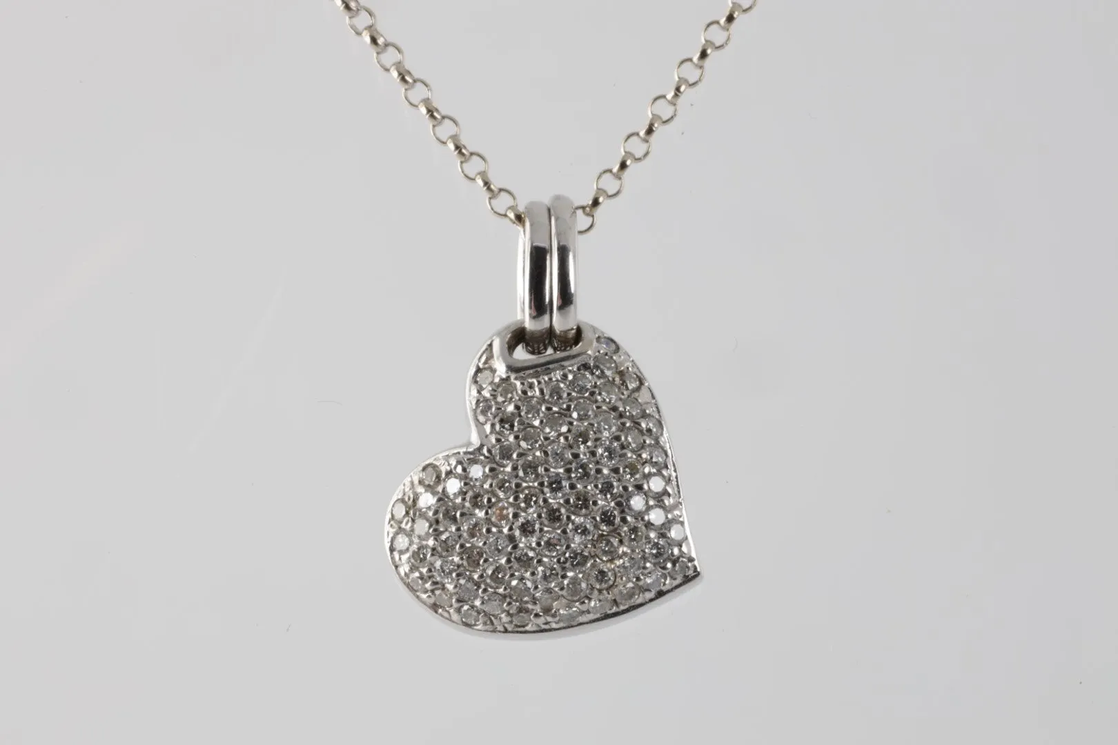 17'' 14k White Gold 0.75tcw Diamond Heart Necklace (6.60g.)