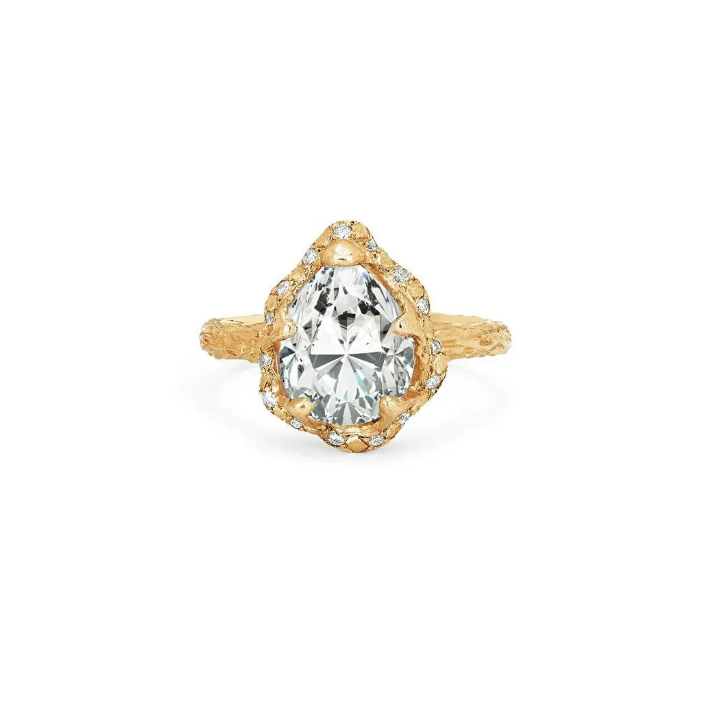 Baby Queen Water Drop Diamond Setting with Sprinkled Diamonds