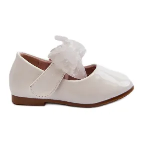 Children's patent leather ballerina shoes with Velcro and a bow, white Olessa