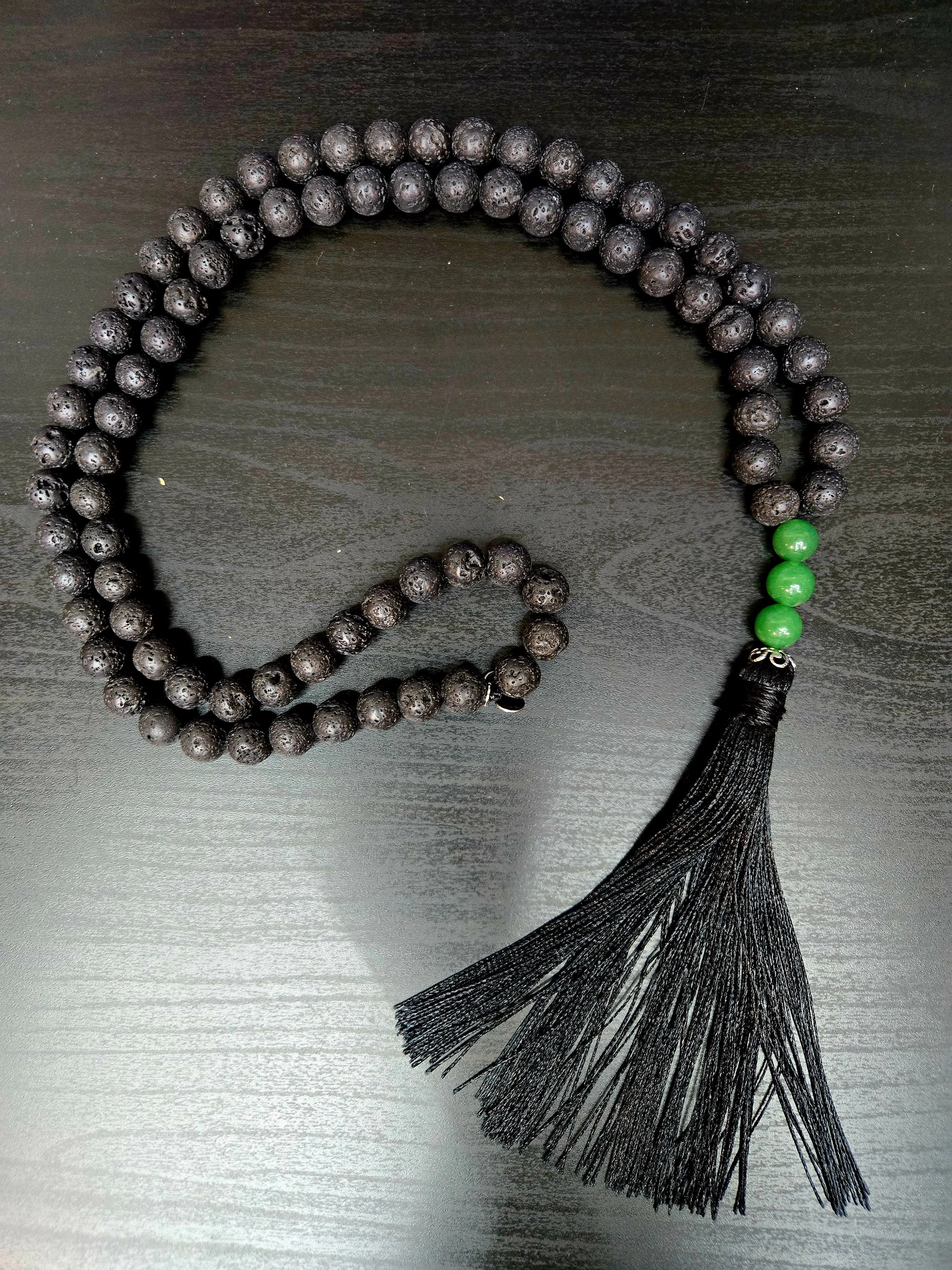 COLLIER BOHO VOLCANIQUE ET JADE