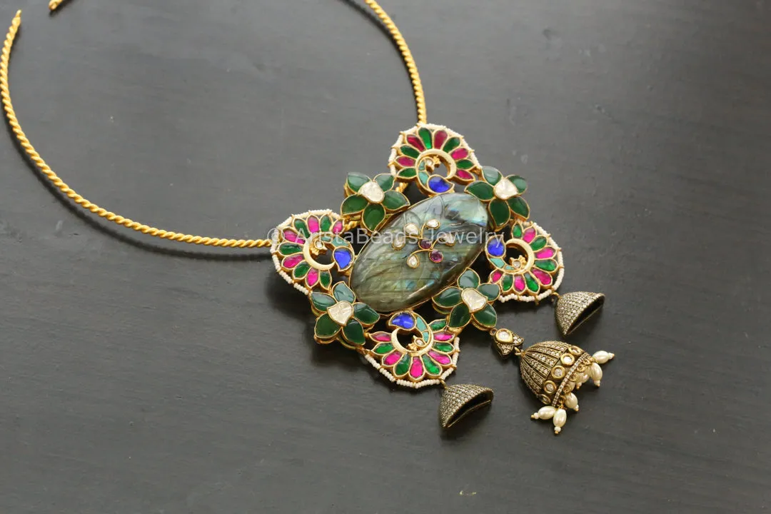 Handmade Jadau Kundan Pendant Hasli Ncklace - Style 1