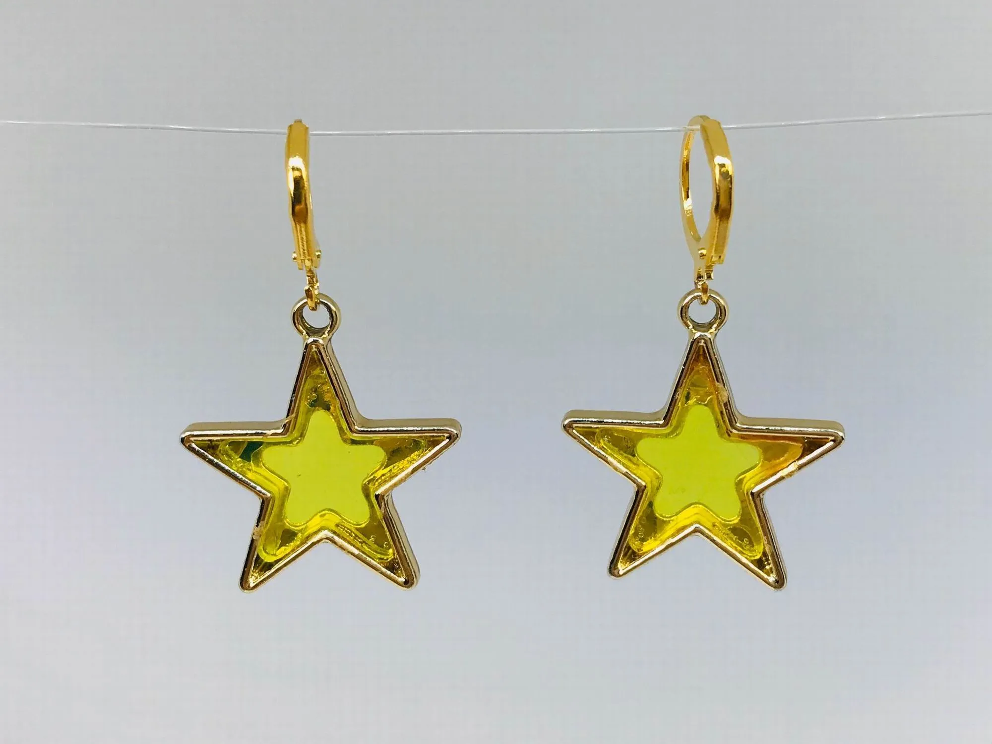 Huggie Star Novelty Earrings yellow