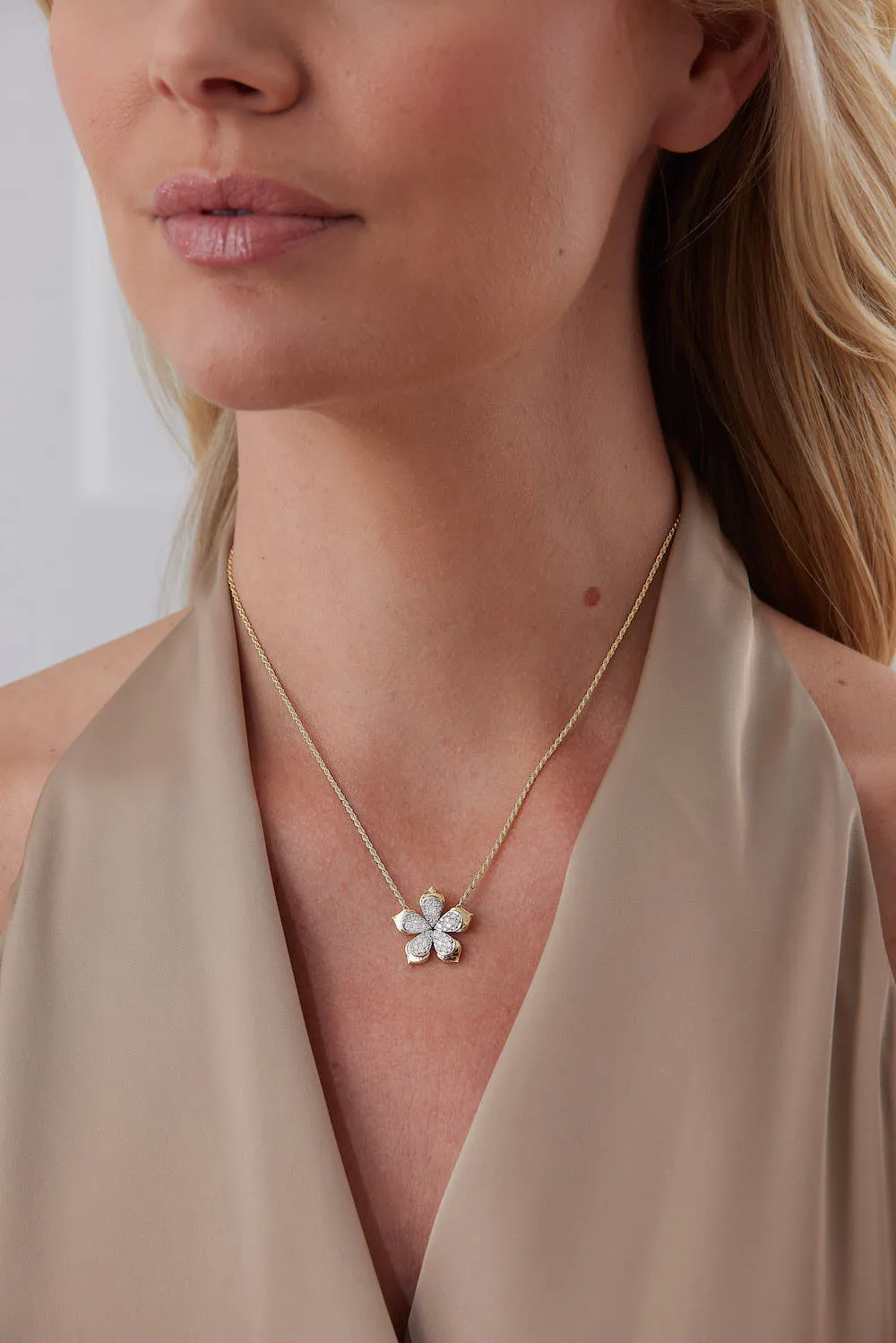 Lierre Gold and Pear Diamond Flower 16 Necklace