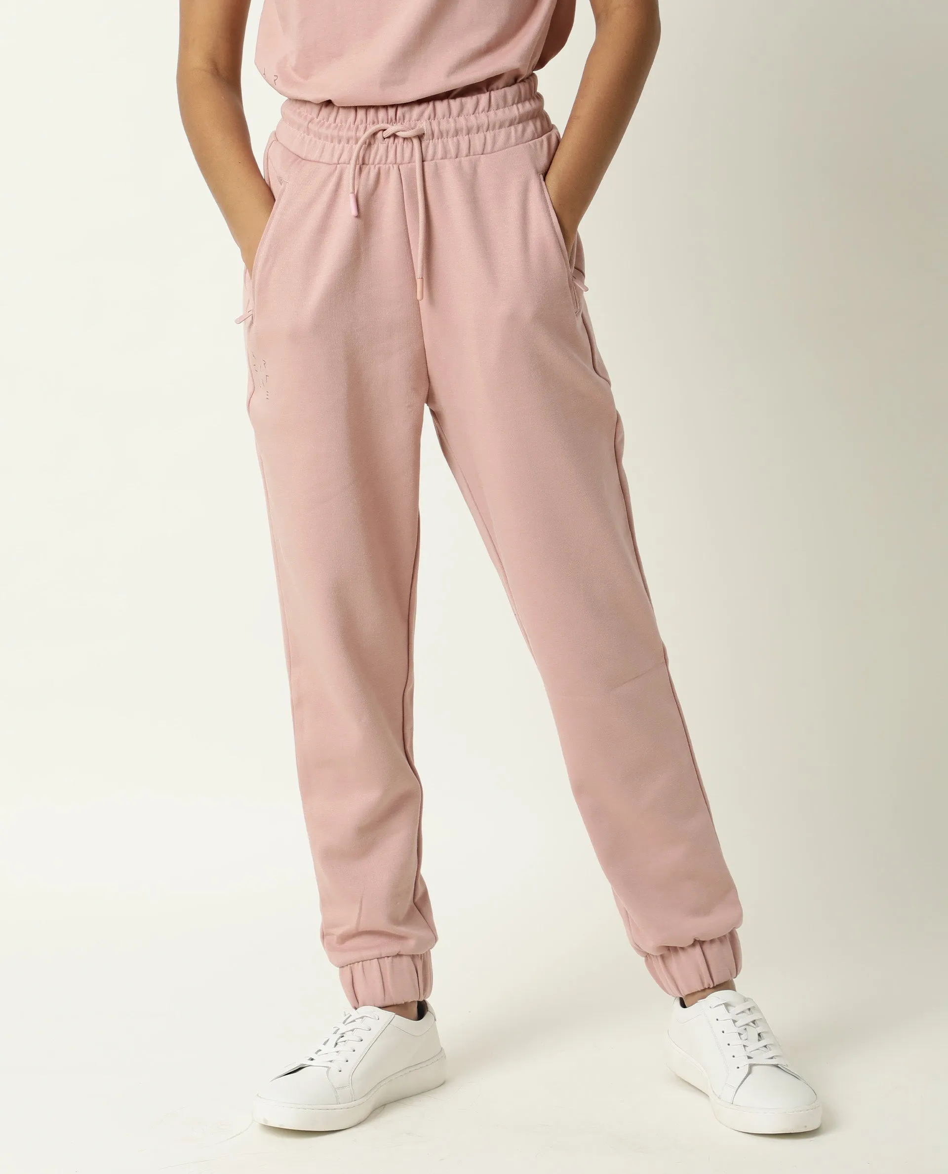 Rareism Women Creta Dusky Pink Cotton Blend Fabric Relaxed Fit Solid Mid Rise Ankle Length Track Pant