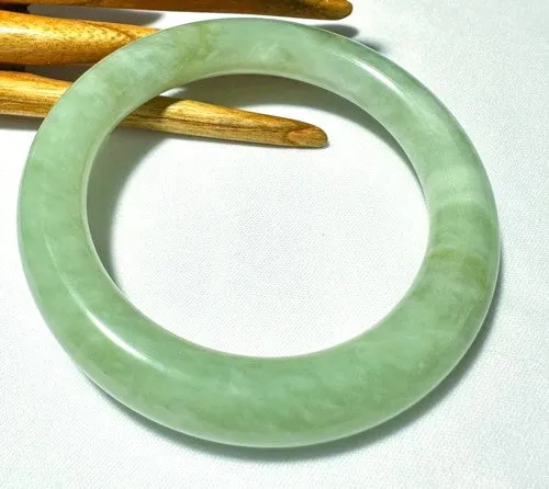 Sale-Glowing Classic Chinese Jade Round Bangle Bracelet 67 mm (NJ-2653)