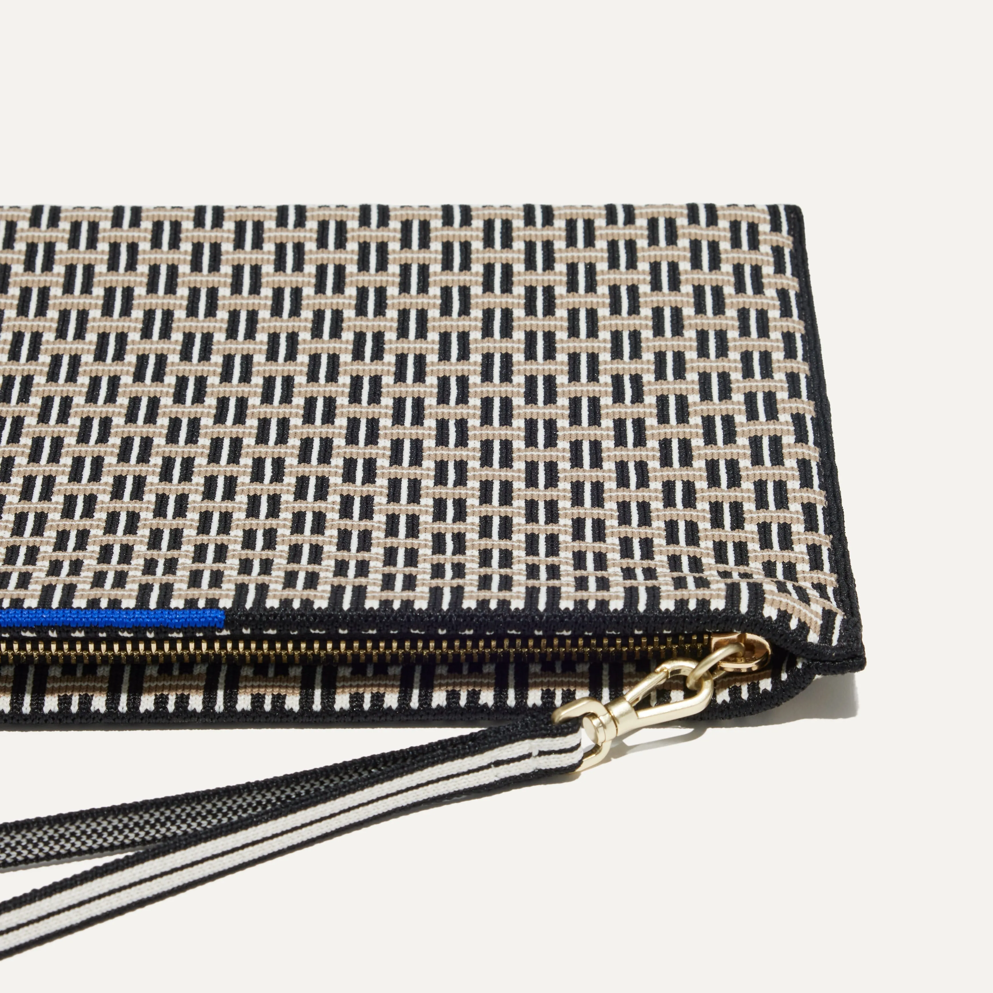 The Wristlet in Jetset Black