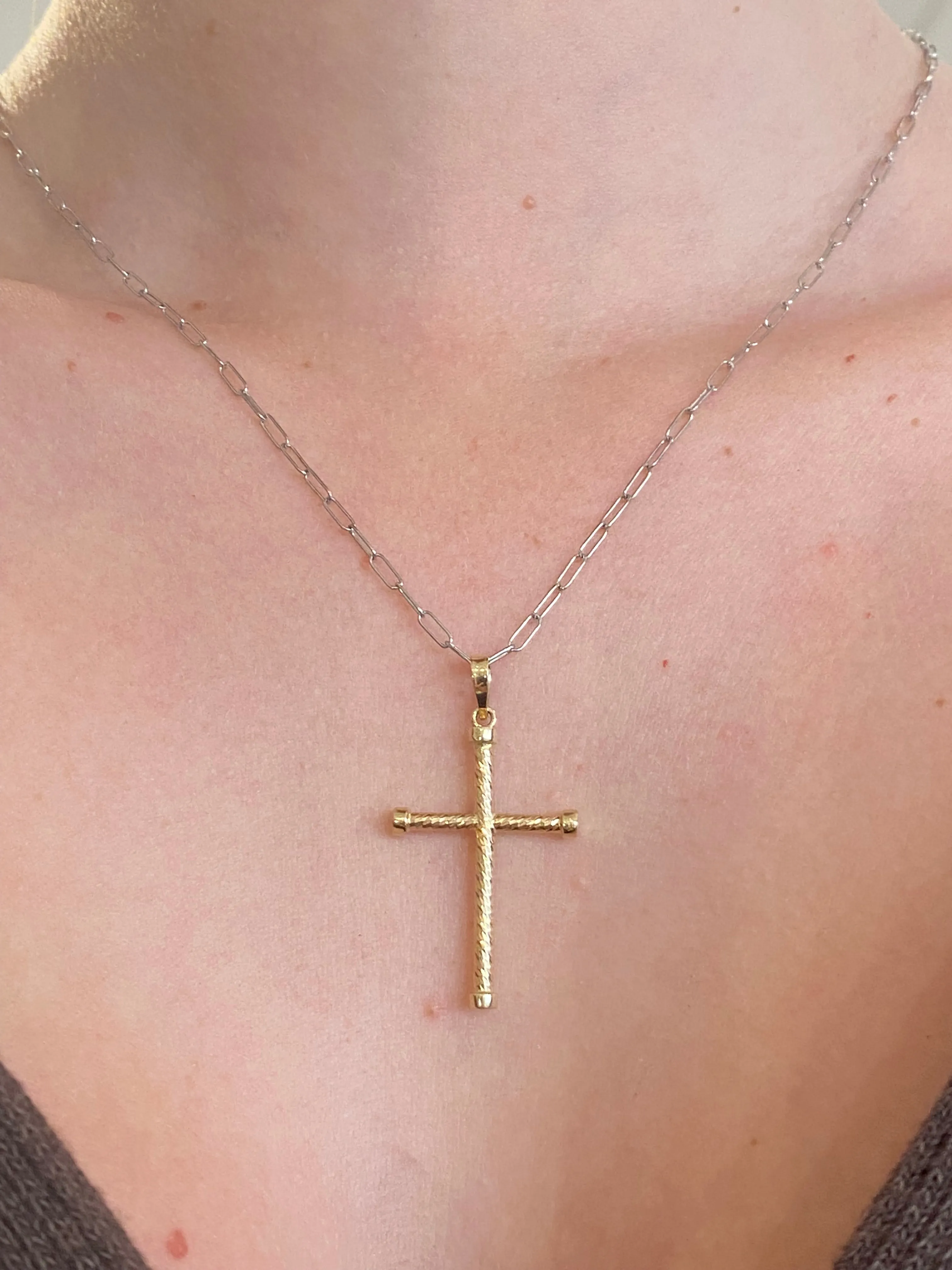 WD939 14kt Rope style Cross Pendant only